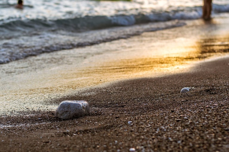 BRAND NEW STATIC CARAVAN FOR SALE AT BROADLAND SANDS HOLIDAY PARK - 11.5 MONTH OWNER SEASON!