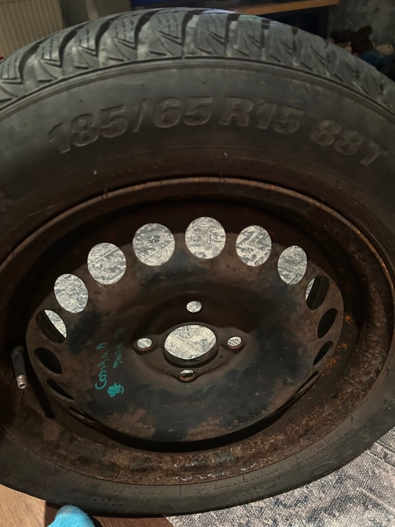 Tyre and rim 15 inch 4 stud 