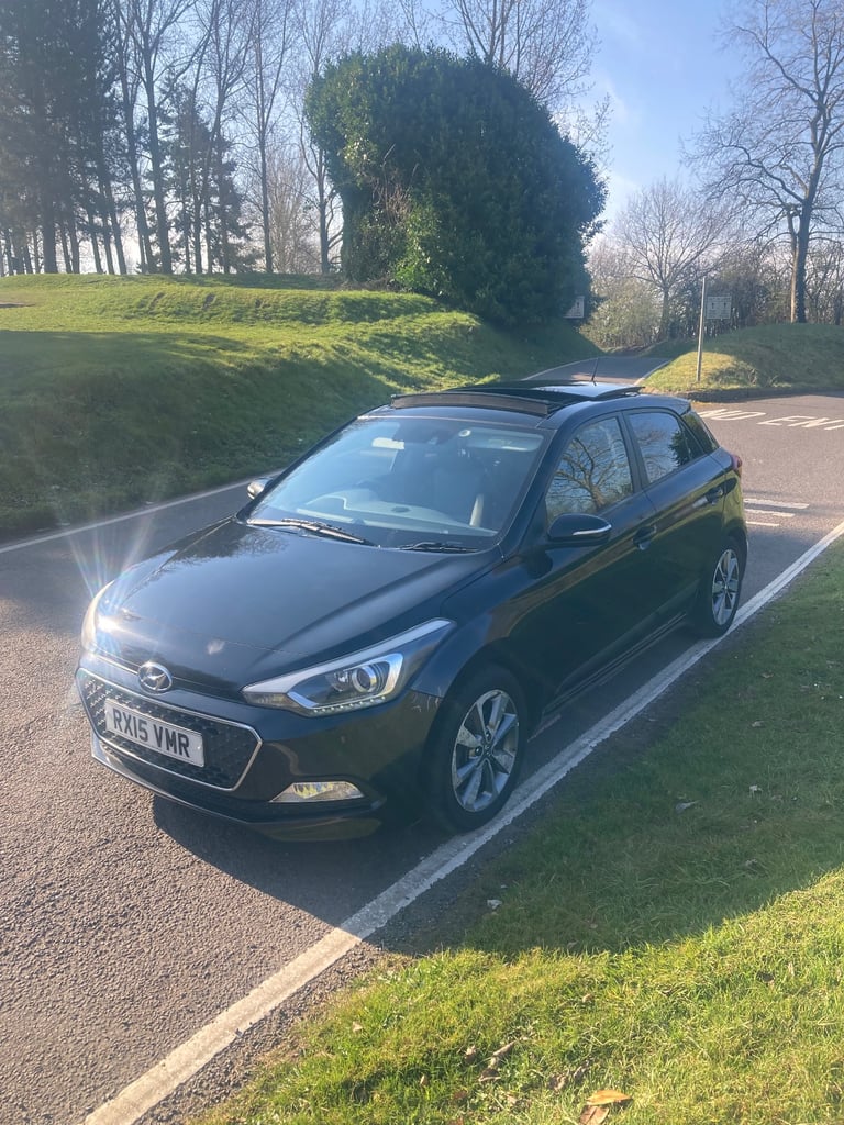 image for Hyundai Premium Se Pan roof  FSH I20, Hatchback, FSH 2015, Manual, 1396 (cc), 5 doors £20 low tax 