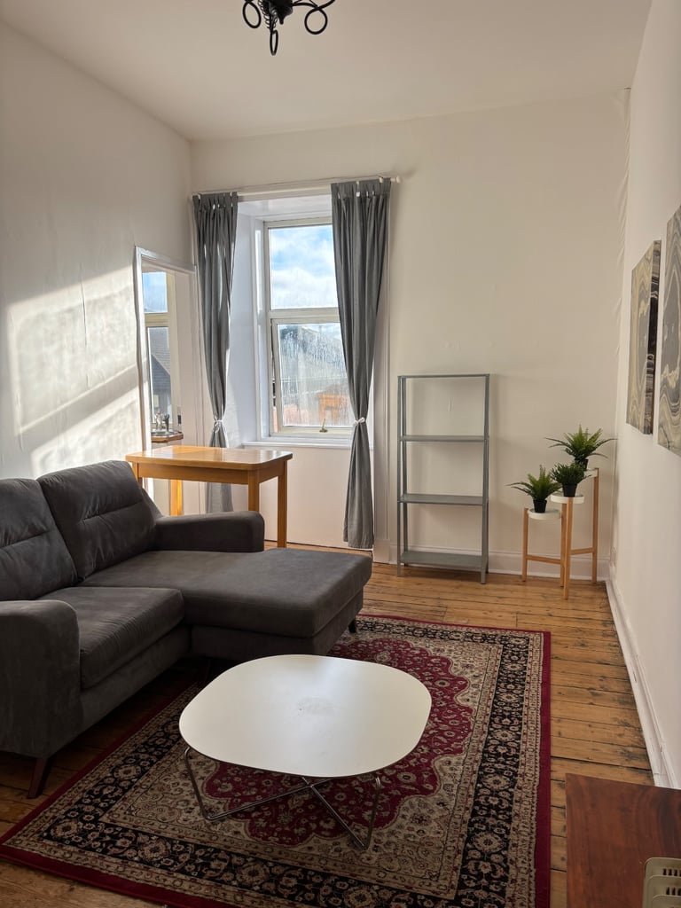 Furnished 1 Bedroom Flat -  Available Now 