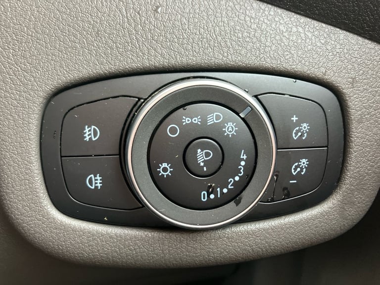 2022 Ford Transit Connect 1.5 EcoBlue 120ps Limited Van Van DIESEL Manual