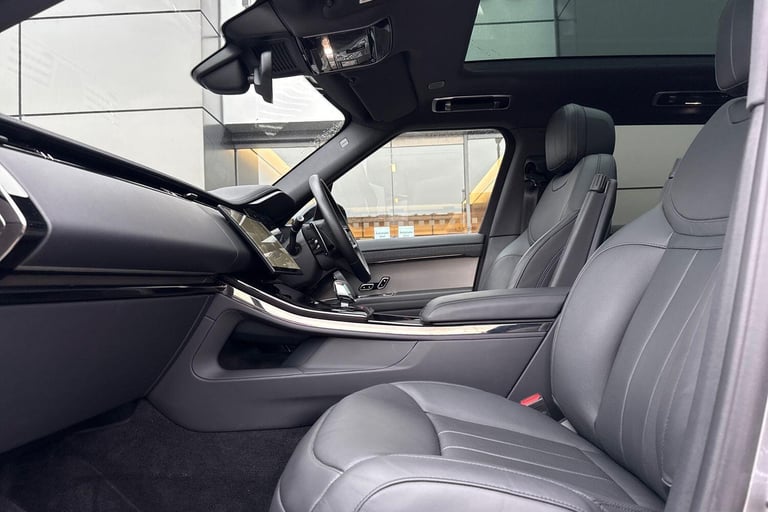 2023 Land Rover Range Rover Sport 3.0 D300 MHEV Dynamic SE SUV 5dr Diesel Auto 4WD Euro 6 (s/s) (...