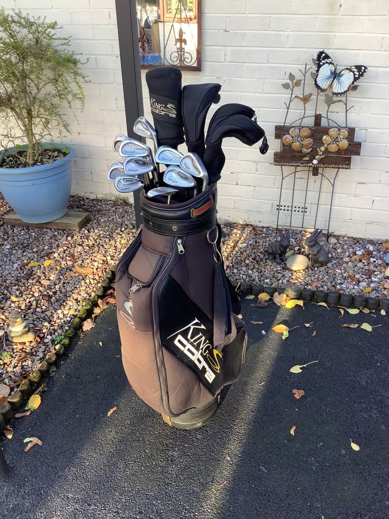 Set of Ladies King Cobra golf clubs, in a lovely King Cobra golf bag. 