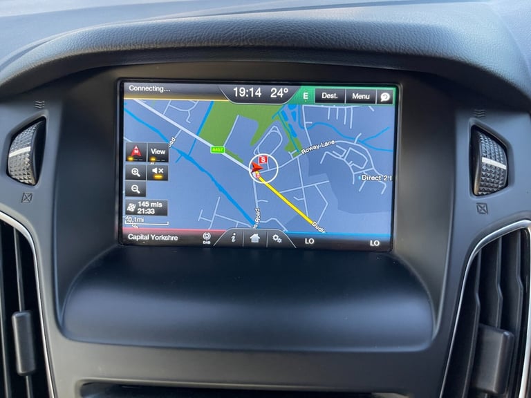 2015 Ford Focus TITANIUM 5-Door Petrol