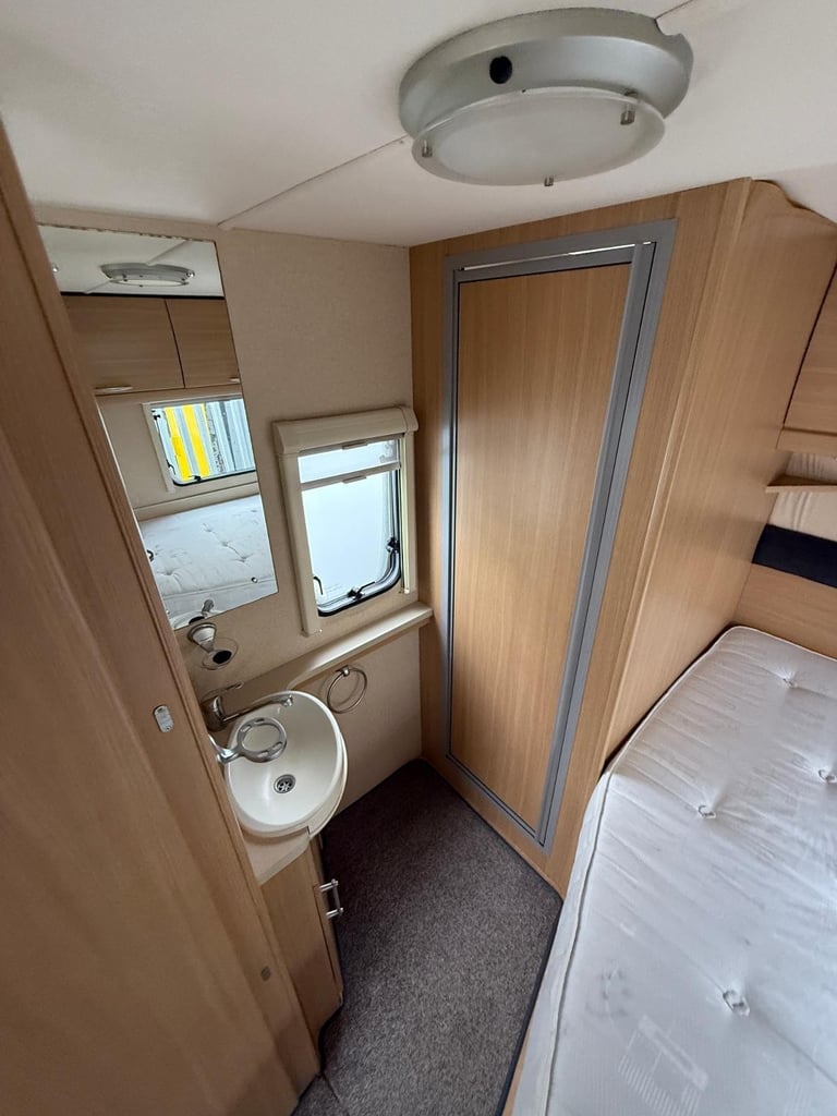 Abbey Freestyle 540 Fixed Bed Side Washroom