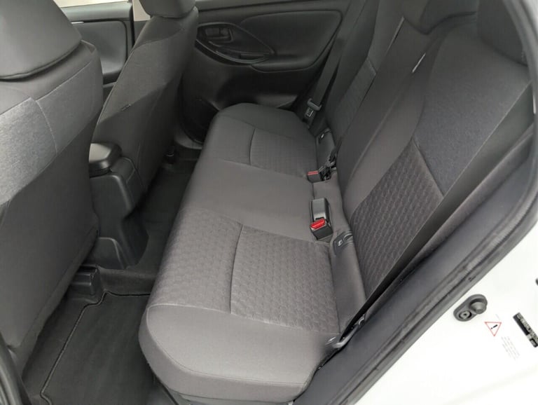 2022 Toyota Yaris 1.5 VVT-h Design Hatchback 5dr Petrol Hybrid E-CVT Euro 6 (s/s) (116 ps) -  HAT...