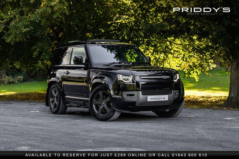 LAND ROVER DEFENDER 90 2.0 P300 X-Dynamic HSE - Amazing spec. Massive presence.
