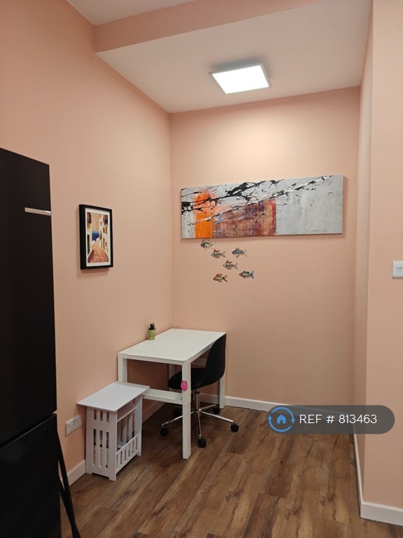 1 bedroom flat in Laurel Place, Glasgow, G11 (1 bed) (#813463)