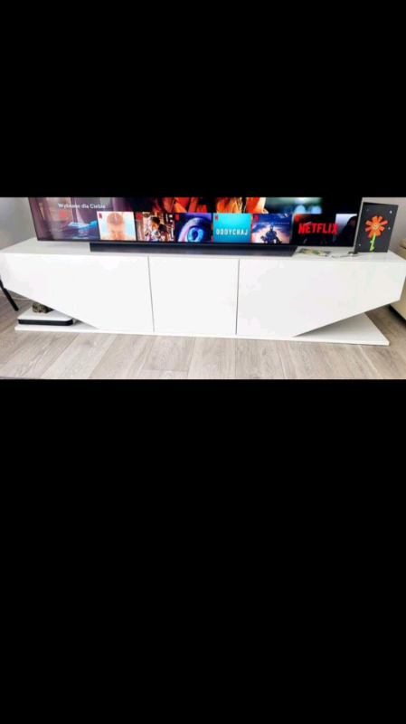 TV cabinet 