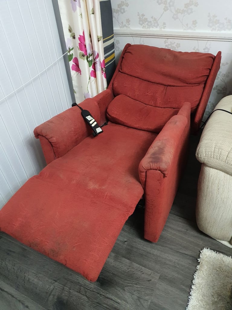 Electric riser recliner armchair