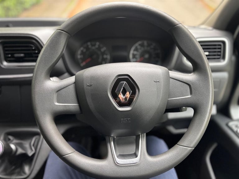 2021 Renault Master 2.3 dCi 35 Business+ FWD LWB Medium Roof Euro 6 4dr Panel Van Diesel Manual