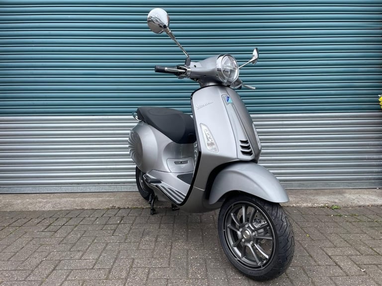 Vespa Elettrica L3 Electric Scooter Moped 70kmh HUGE SAVING.
