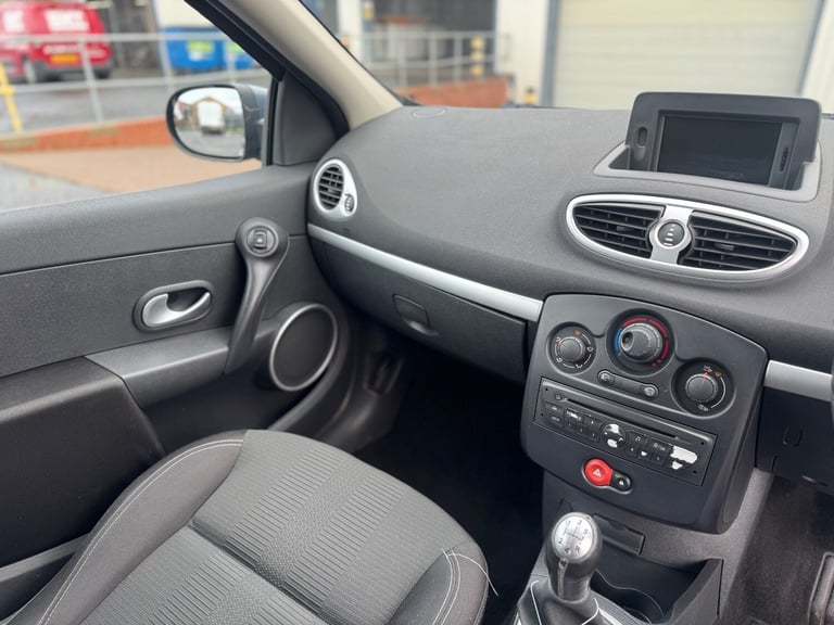 2009 Renault Clio TomTom Edition 1.2 Petrol - Full Service History - Cheap Car