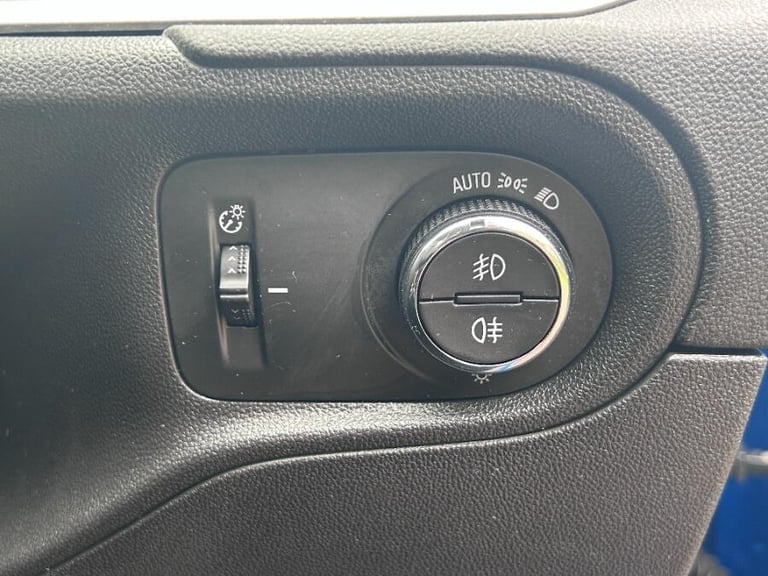 2023 Vauxhall Crossland X 1.6 14.2kwh Ultimate Suv 5dr Petrol Plug In Hybrid Auto Euro 6 (s/s) (2...