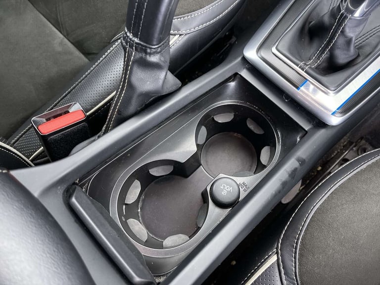 2015 Volvo V40 2.0 V40 R-Design Nav D2 5dr Hatchback Diesel Manual