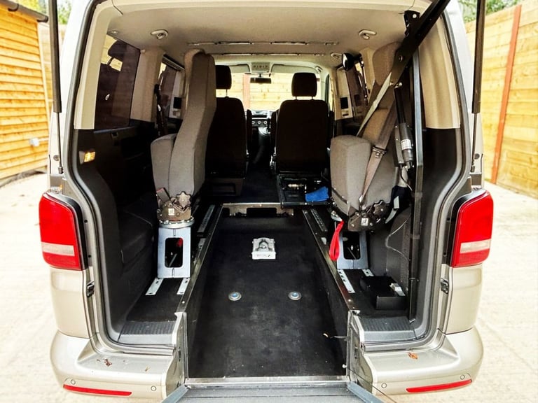 2015 Volkswagen Transporter 4 Seat Auto Driver Transfer Wheelchair Accessible Disabled Access Veh...