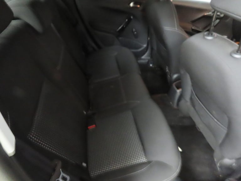 2015 Peugeot 208 1.2 PureTech 82 Allure 5dr HATCHBACK PETROL Manual