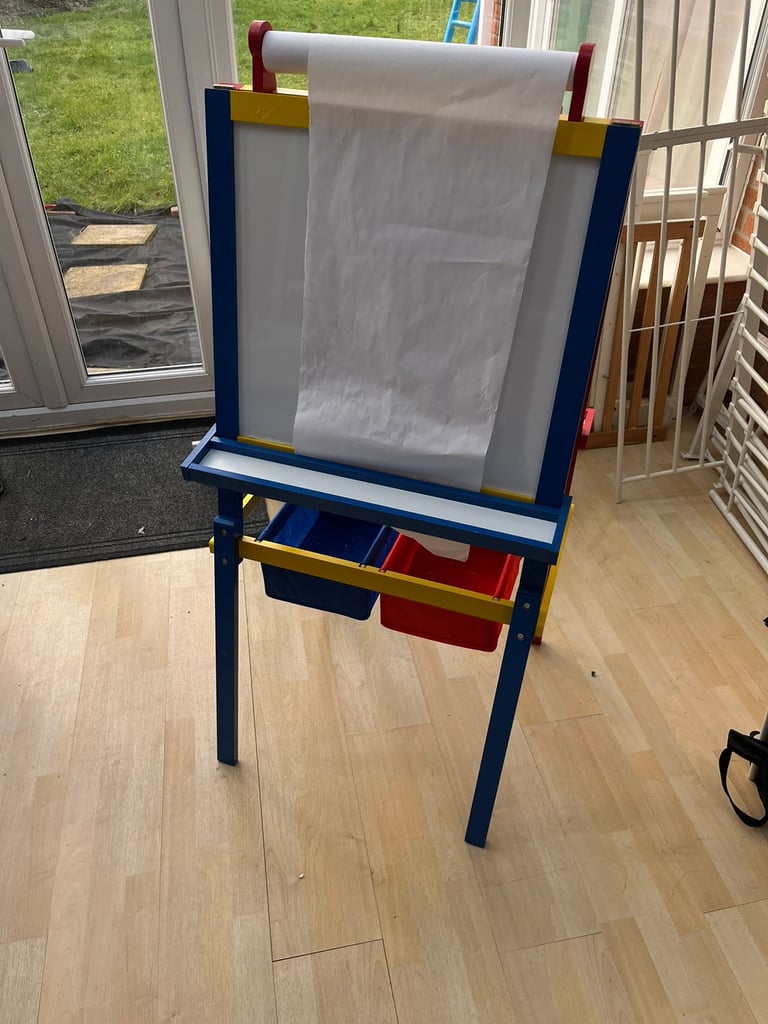 Cardiff Double-Sided Art Activity Easel Chalkboard, Dry Erase
