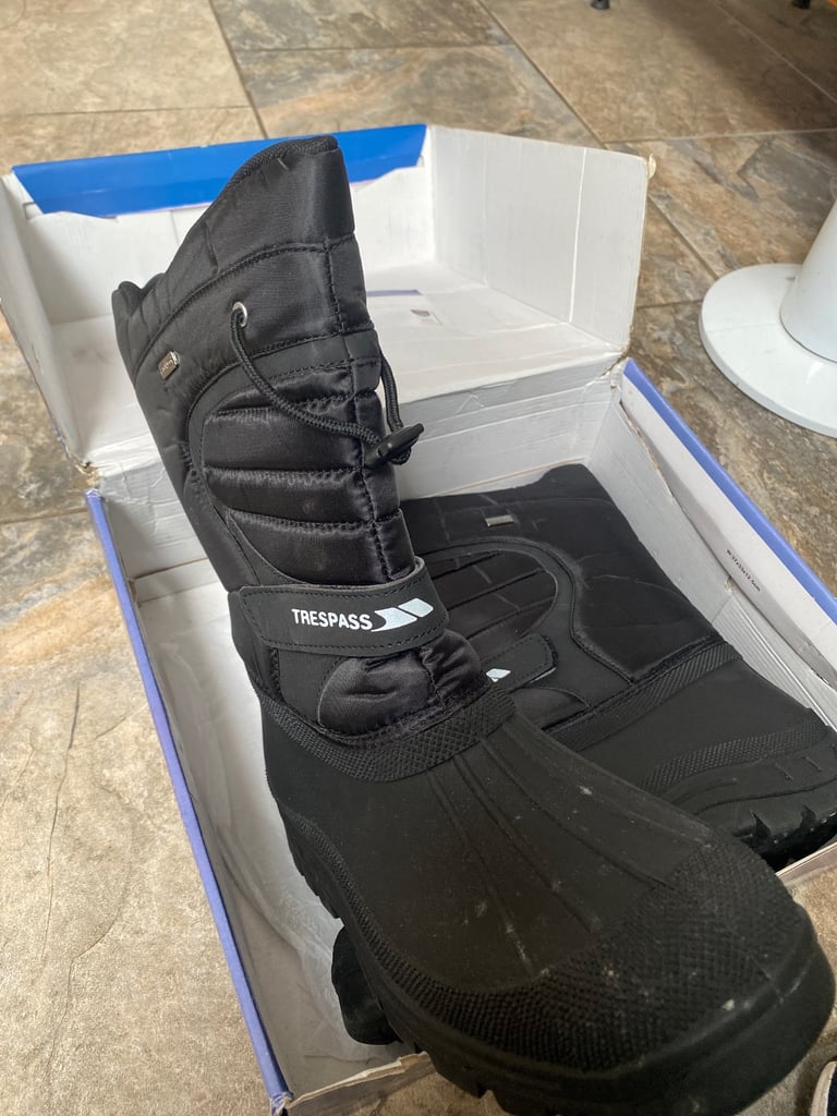 Trespass snow boots size 11 bnib 