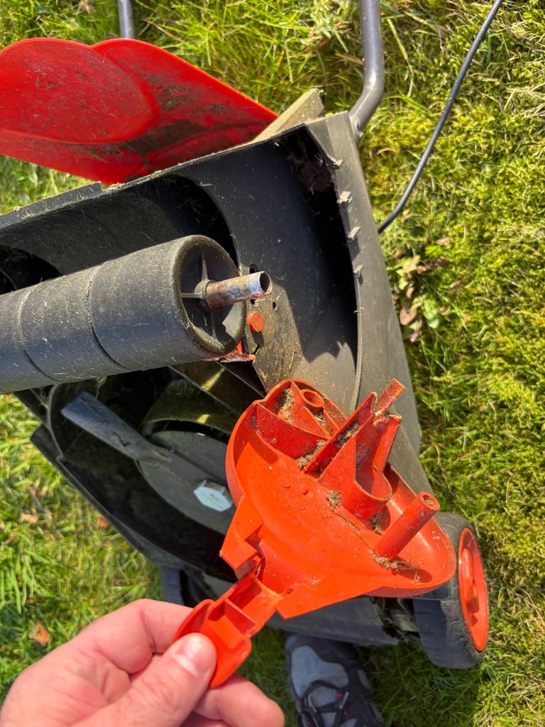 Flymo Venturer 320 Electric Lawnmower (Working) for parts / spares