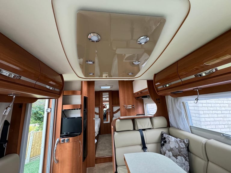 2015 FIAT RAPIDO 7065FF DESIGN MOTORHOME GENUINE 3500 MILES! FULL MOT STUNNING!!