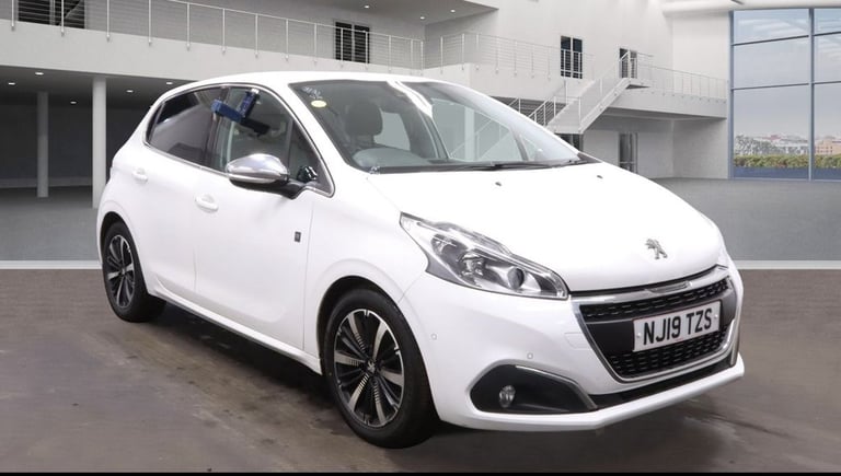 2019 Peugeot 208 1.2 PureTech 82 Tech Edition 5dr [Start Stop] HATCHBACK PETROL Manual