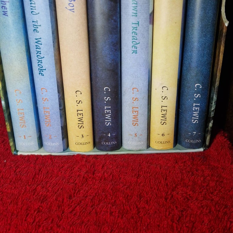C.S. Lewis – The Chronicles of Narnia 7 Book Hardback Box Set (Ted Smart / Collins, £90 RRP)