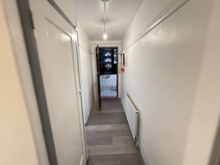 🏡 Newly Refurbished 4-Bedroom Family Flat with Balcony – Thornton Heath CR7