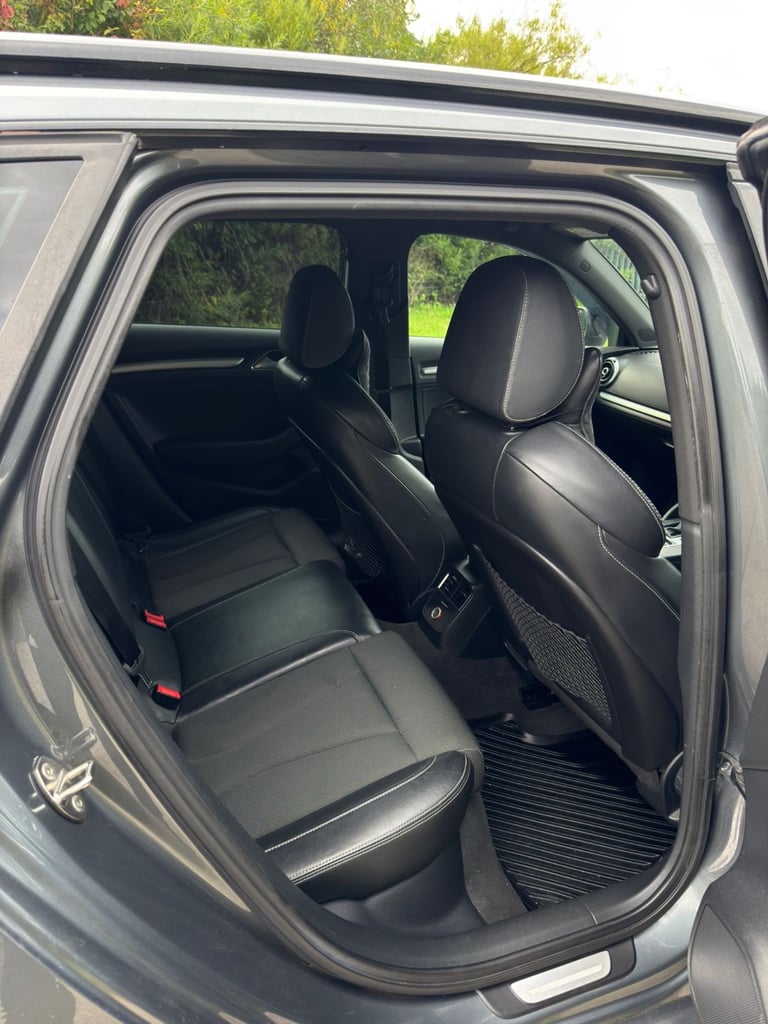 Audi, A3, Hatchback, 2014, Semi-Auto, 1968 (cc), 5 doors