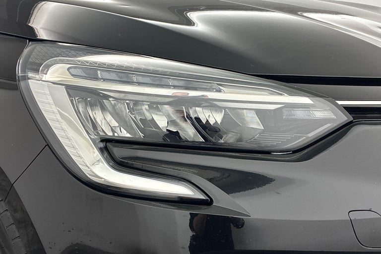 2021 Renault Clio 1.0 TCe Iconic Hatchback 5dr Petrol Manual Euro 6 (s/s) (90 ps) HATCHBACK Petro...