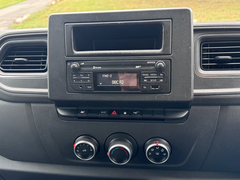 2020 Nissan NV400 Nissan NV400 2020 Mwb Fridge Van 2.3 dci 135ps MOT and Full History !! PANEL VA...