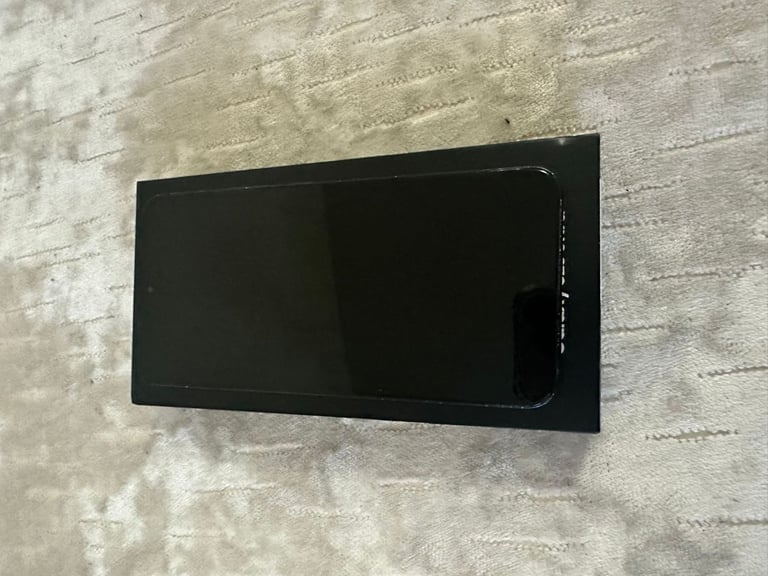 Samsung Galaxy S22 plus 5g 128gb £220 256gb £250 unlocked with warranty