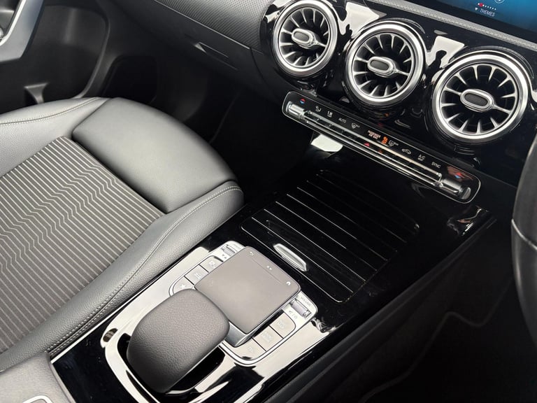 2020 Mercedes-Benz A-Class 2.0 A200d Sport (Premium Plus) Hatchback 5dr Diesel 8G-DCT Euro 6 (s/s...