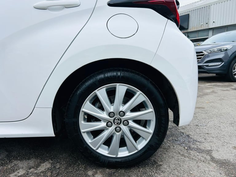 2022 Toyota Yaris 1.5 VVT-h Icon E-CVT Euro 6 (s/s) 5dr HATCHBACK Petrol/Electric Hybrid Automatic
