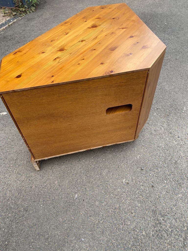 Ducal Pine Corner TV Stand 