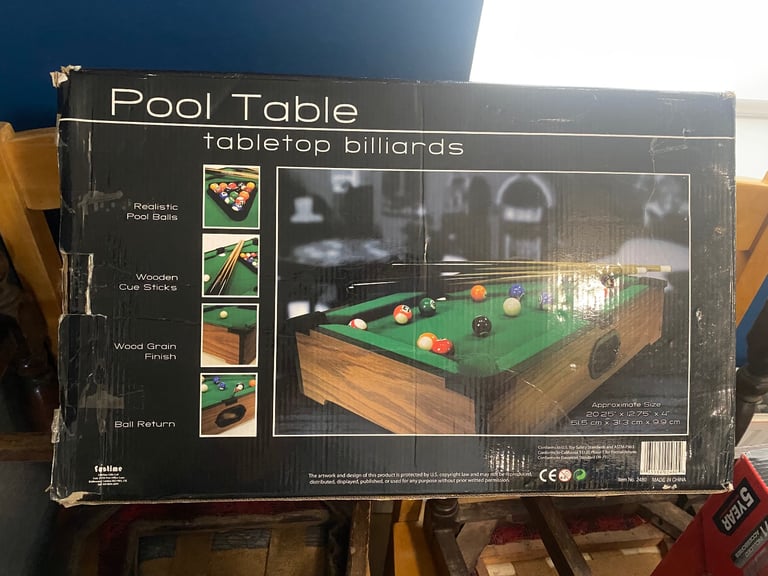Mini pool table