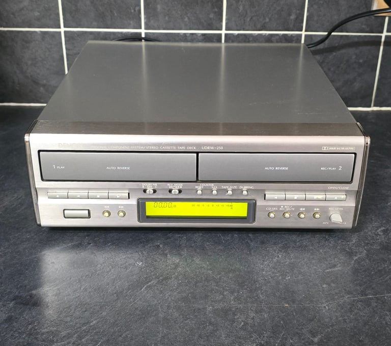 Denon Cassette Deck "read"