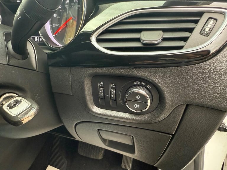 2018 Vauxhall Astra 1.4T 16V 150 SRi 5dr Auto HATCHBACK PETROL Automatic