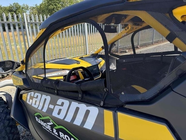 Can-Am Maverick R SAS