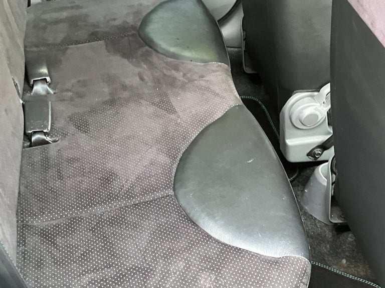 2010 Toyota AYGO 1.0 VVT-i Black 5dr HATCHBACK Petrol Manual