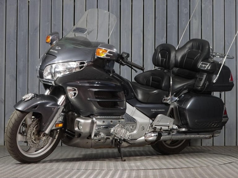 2005 55 HONDA GL 1800 A GOLDWING LUXURY CRUISER TOURING TOURER WING GL1800 - 33k