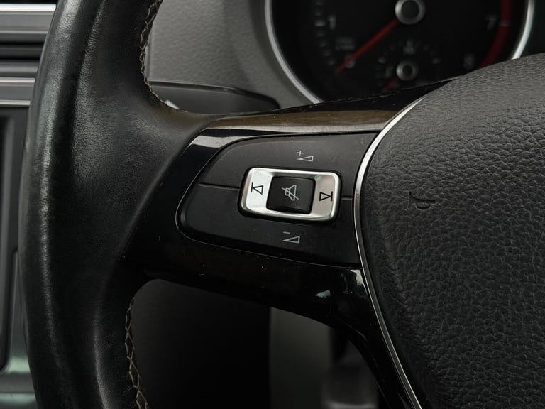 2015 Volkswagen Polo 1.0 BlueMotion Tech SE Design Euro 6 (s/s) 3dr HATCHBACK Petrol Manual