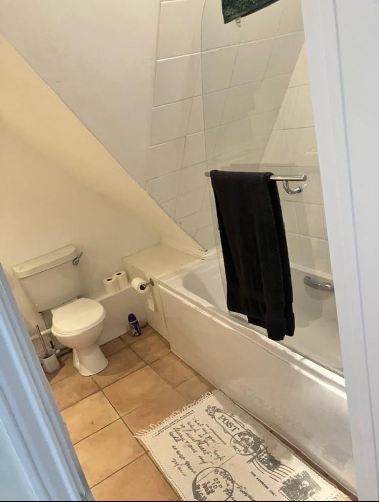 Whole top floor of 3 storey town house Colchester 