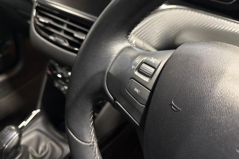 2018 Peugeot 2008 1.2 PureTech Allure Premium 5dr [Start Stop] HATCHBACK PETROL Manual