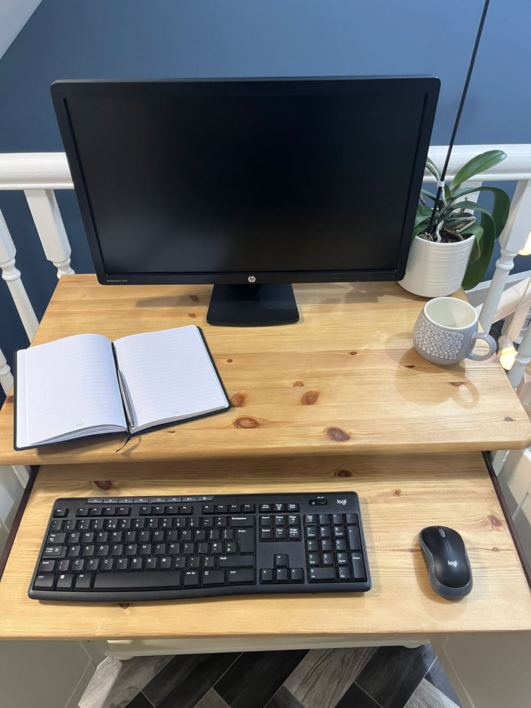 Computer Workstation/Storage/Desk - Pine: