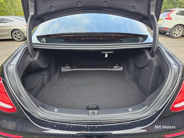  Mercedes-Benz E Class 2.0 E220d AMG Line (Premium) G-Tronic+ Euro 6 (s/s) 4dr Diesel Automatic