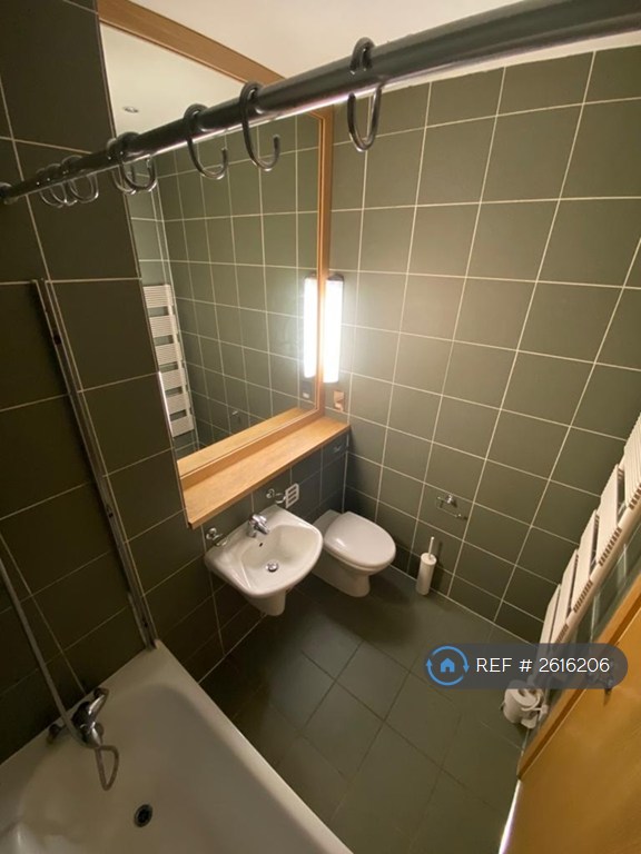 2 bedroom flat in Newhall Street, Birmingham, B3 (2 bed) (#2616206)
