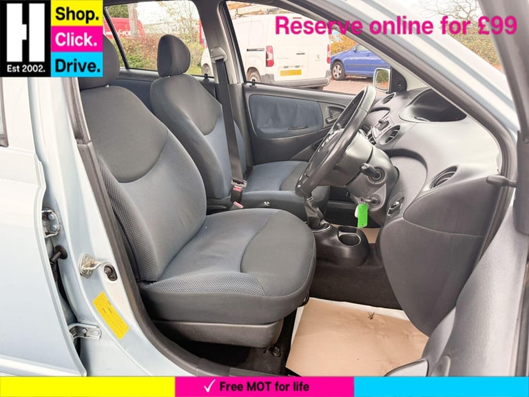 Toyota Yaris 1.3 VVT-i Blue Hatchback 5dr Petrol Manual (133 g/km, 85 bhp) Petrol Manual - Image 22