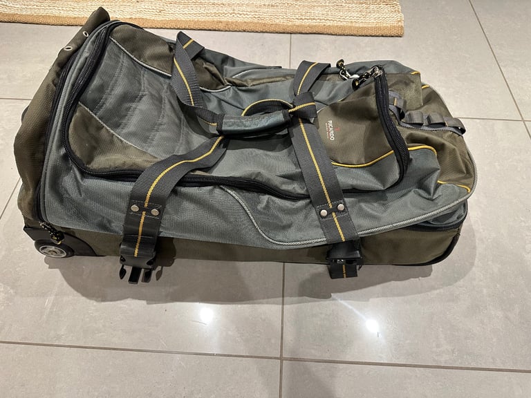 image for Travel bag / duffel bag with wheels