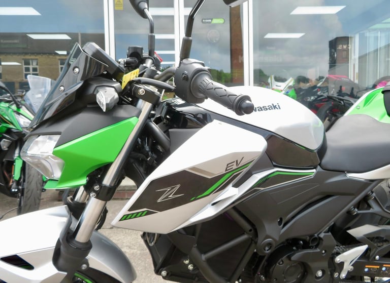 KAWASAKI Z e-1 EV 2025